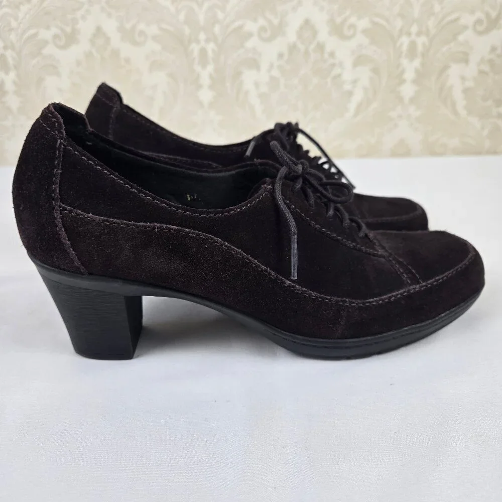 Clarks Bendables Size 9.5M Chocolate Brown Heeled Lace Up Loafers 1/2
